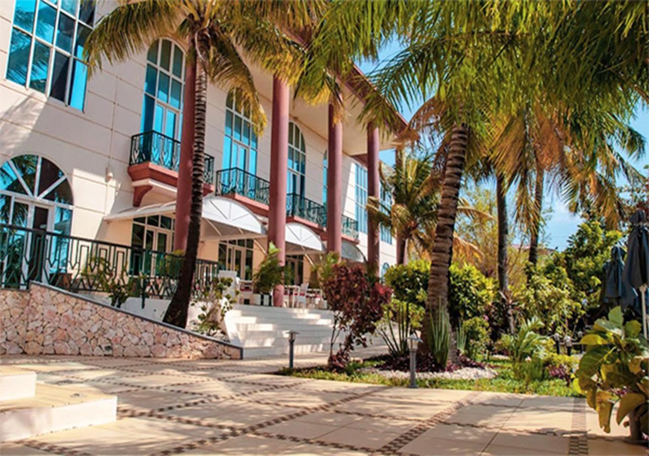 Le Grand Hotel Diego Antsiranana Kültér fotó